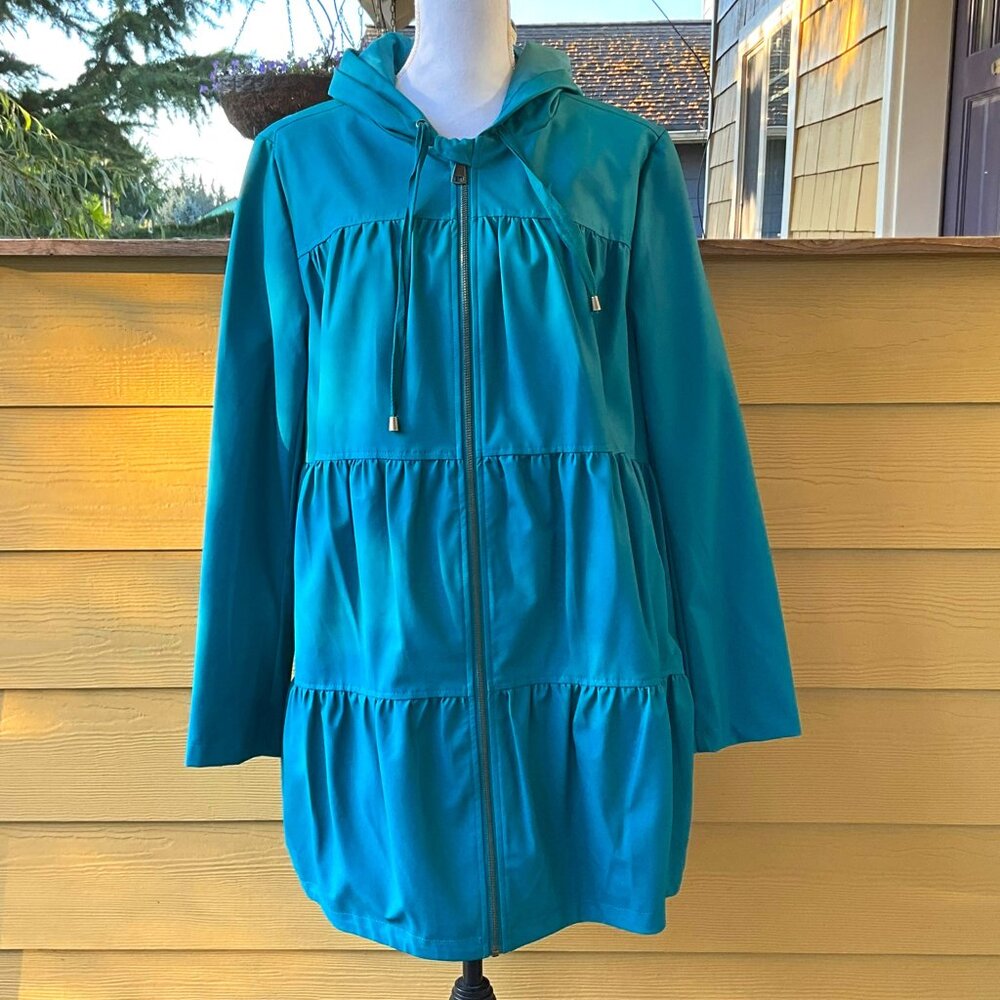 Evy's Tree Cammy Aqua Teal Tiered Raincoat Hooded NWT Size Large